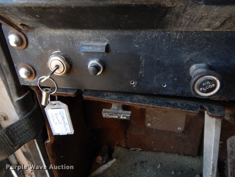 image for item GK9656 1987 International  dump truck