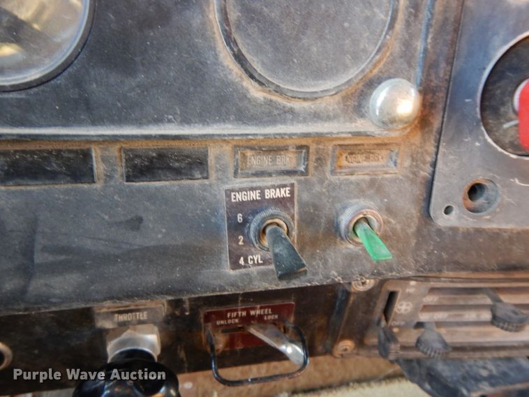 image for item GK9656 1987 International  dump truck