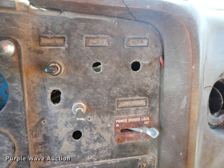 image for item GK9656 1987 International  dump truck