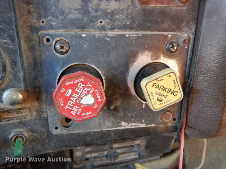 image for item GK9656 1987 International  dump truck