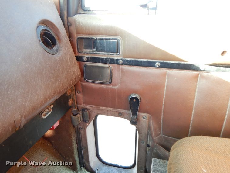 image for item GK9656 1987 International  dump truck