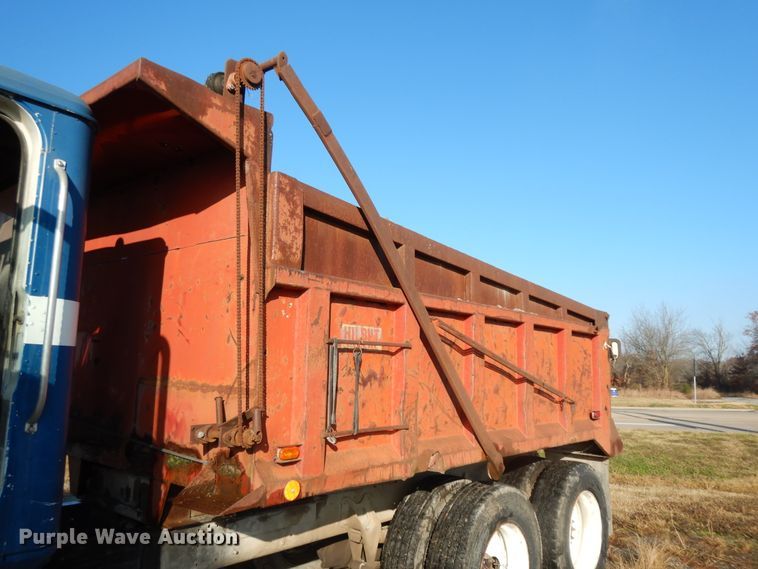 image for item GK9656 1987 International  dump truck