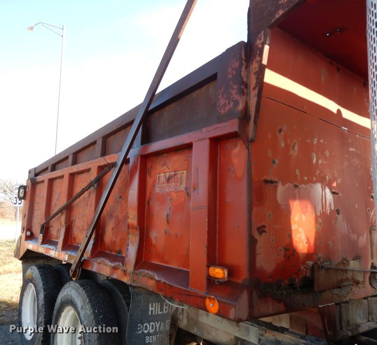 image for item GK9656 1987 International  dump truck