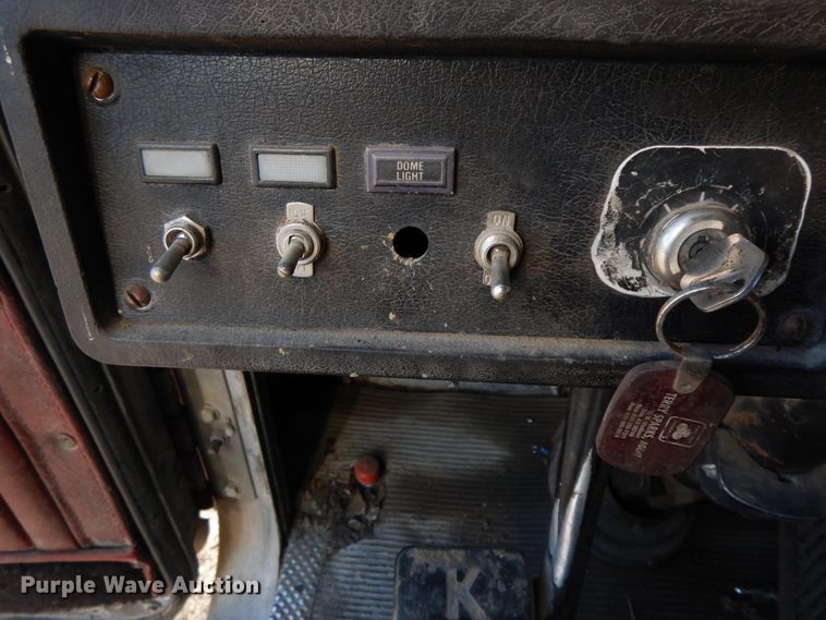 image for item GK9690 1982 Kenworth W900  dump truck