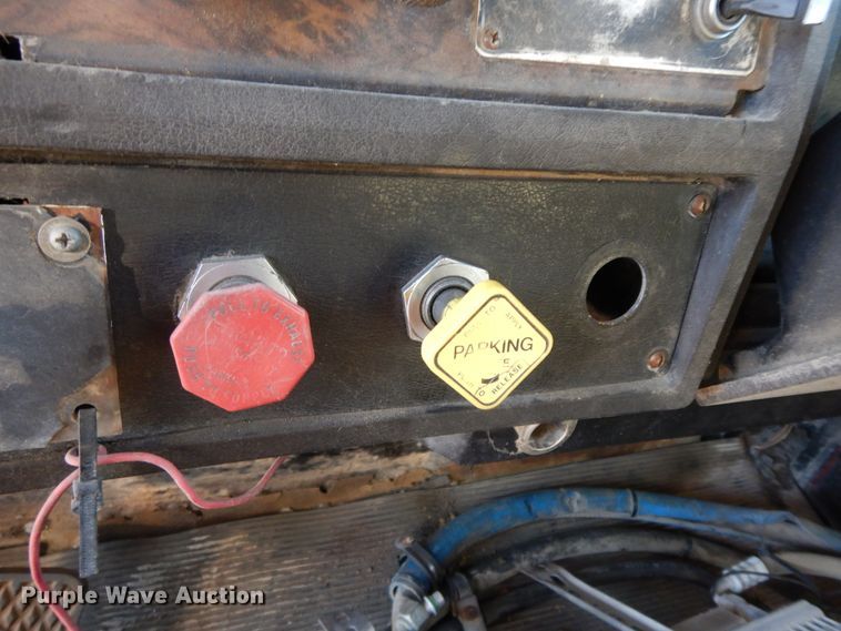 image for item GK9690 1982 Kenworth W900  dump truck