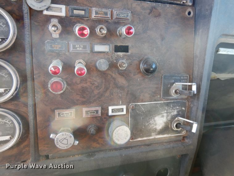 image for item GK9690 1982 Kenworth W900  dump truck