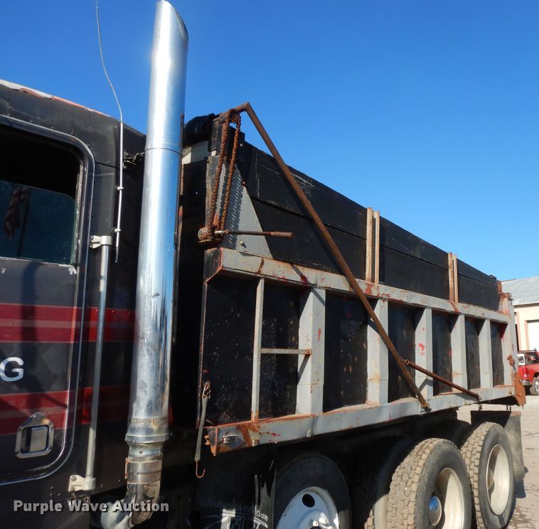 image for item GK9690 1982 Kenworth W900  dump truck