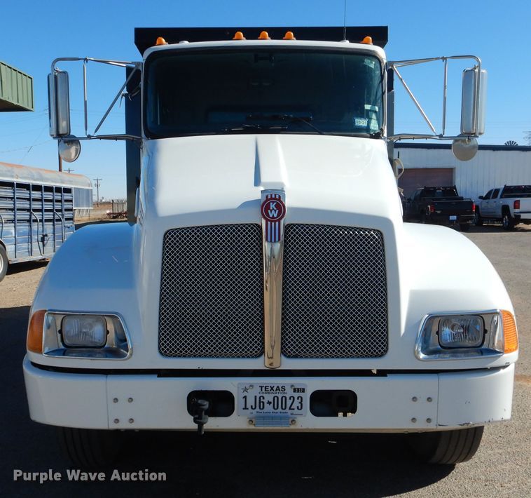 image for item HC9142 2008 Kenworth T300  dump truck