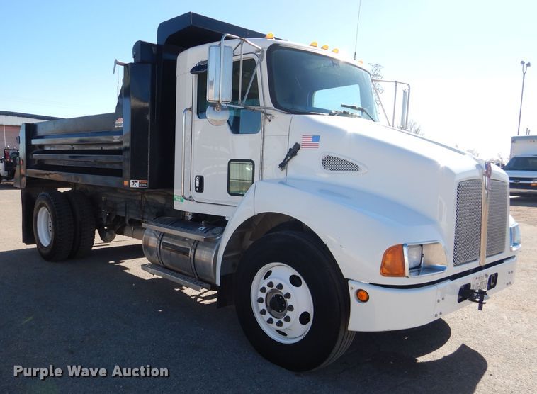 image for item HC9142 2008 Kenworth T300  dump truck