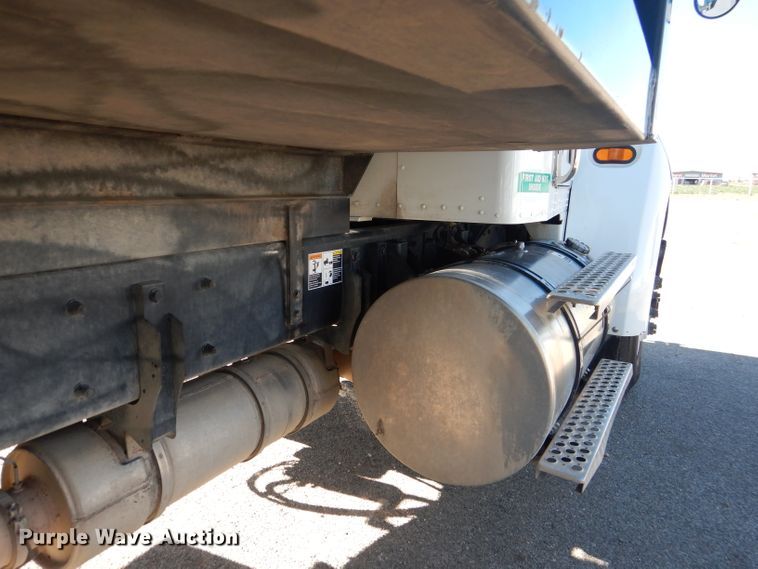 image for item HC9142 2008 Kenworth T300  dump truck