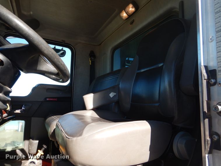 image for item HC9142 2008 Kenworth T300  dump truck