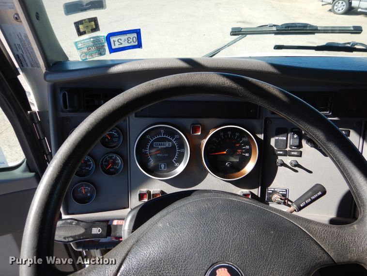 image for item HC9142 2008 Kenworth T300  dump truck