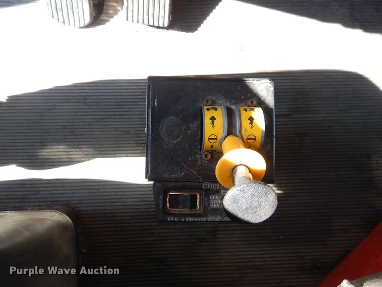 image for item HC9142 2008 Kenworth T300  dump truck