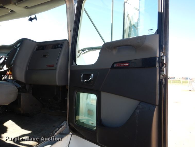 image for item HC9142 2008 Kenworth T300  dump truck