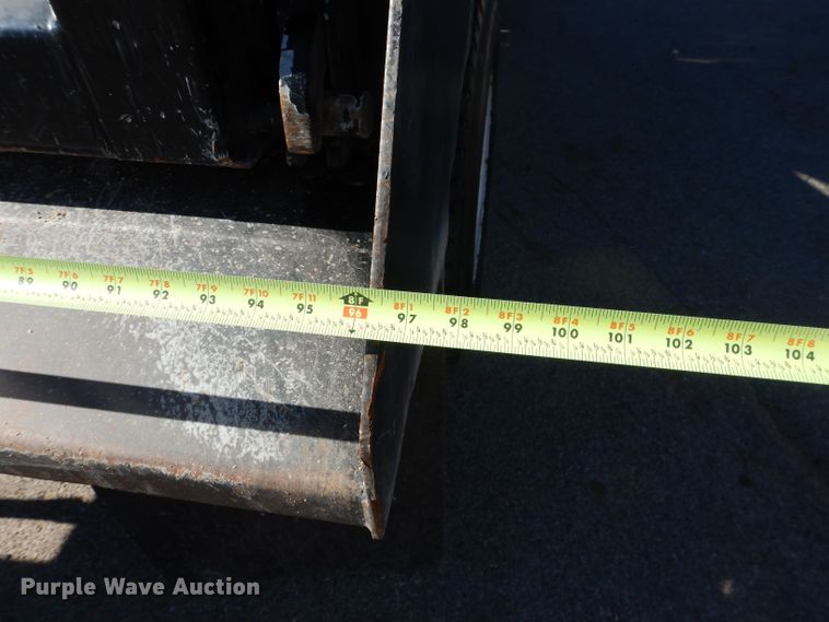 image for item HC9142 2008 Kenworth T300  dump truck