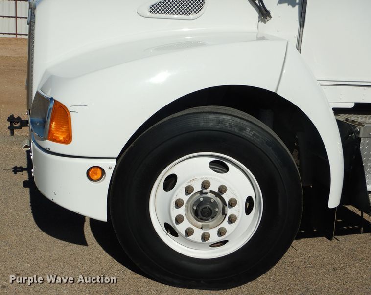 image for item HC9142 2008 Kenworth T300  dump truck