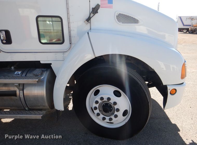 image for item HC9142 2008 Kenworth T300  dump truck