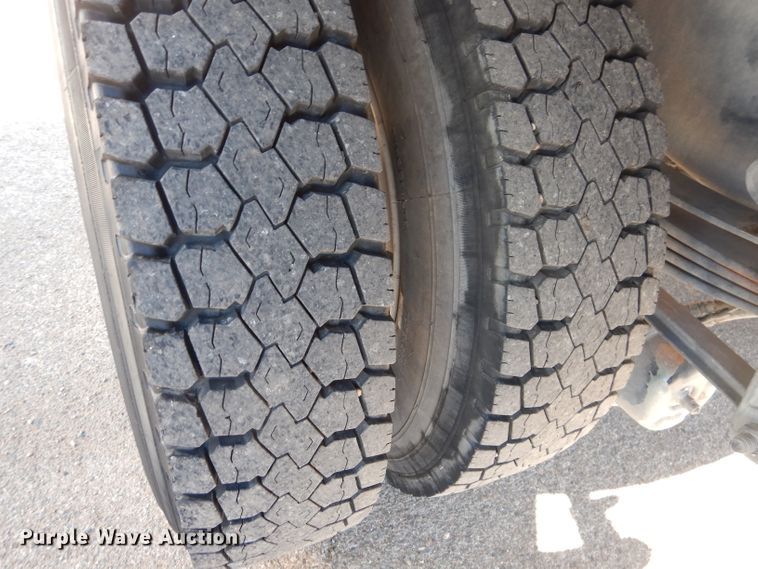 image for item HC9142 2008 Kenworth T300  dump truck