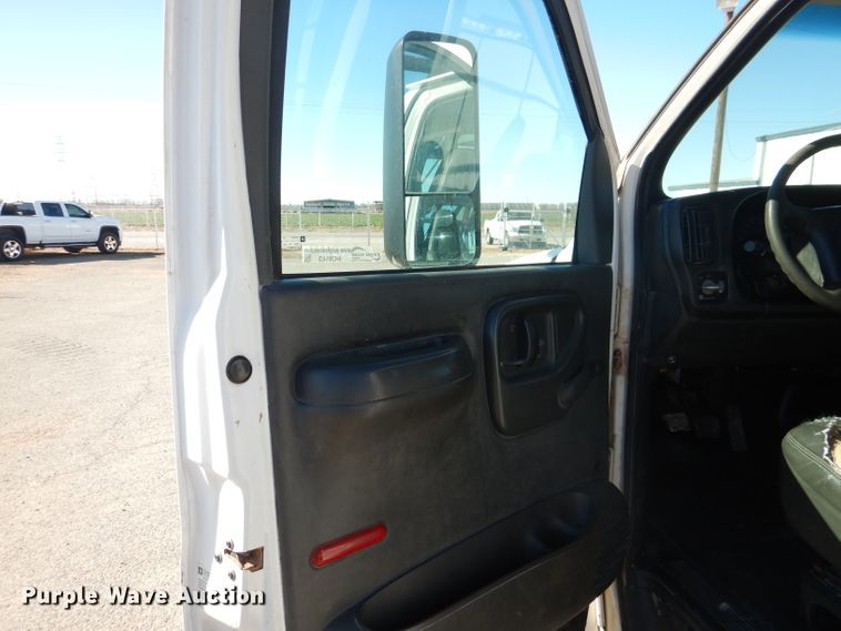 image for item HC9143 2006 Chevrolet C4500  winch truck