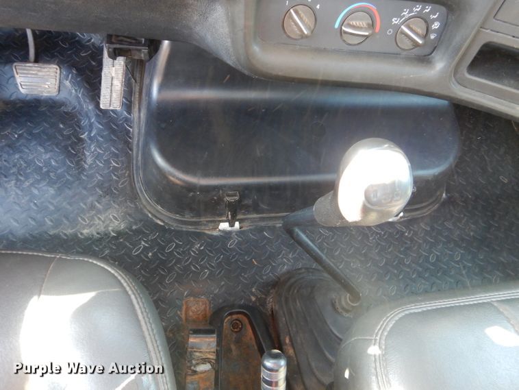 image for item HC9143 2006 Chevrolet C4500  winch truck