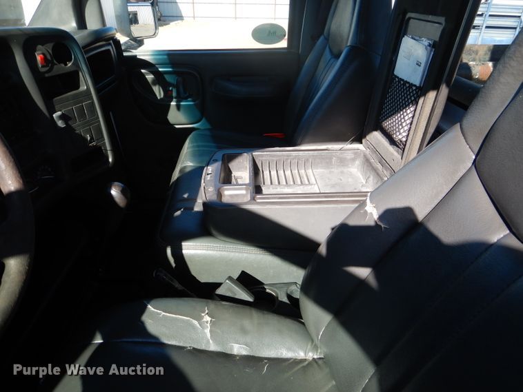 image for item HC9143 2006 Chevrolet C4500  winch truck