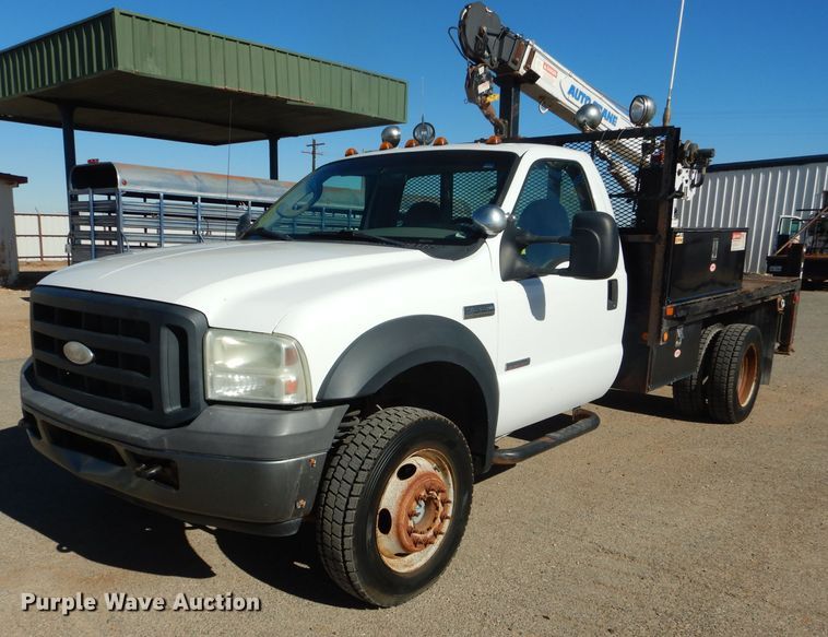 image for item HC9144 2007 Ford F550  flatbed truck with crane