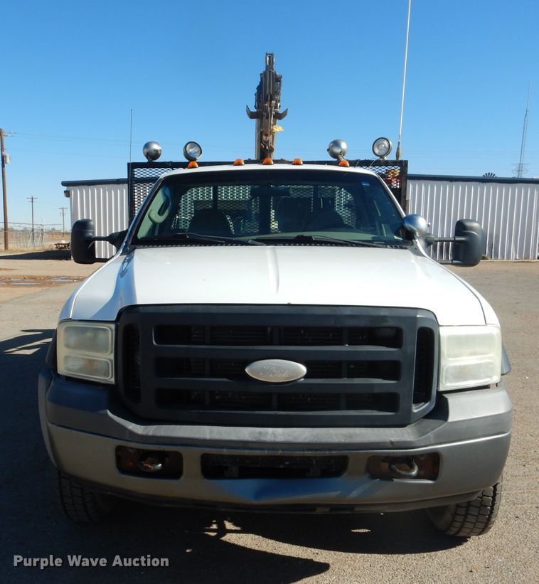image for item HC9144 2007 Ford F550  flatbed truck with crane