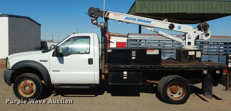 image for item HC9144 2007 Ford F550  flatbed truck with crane