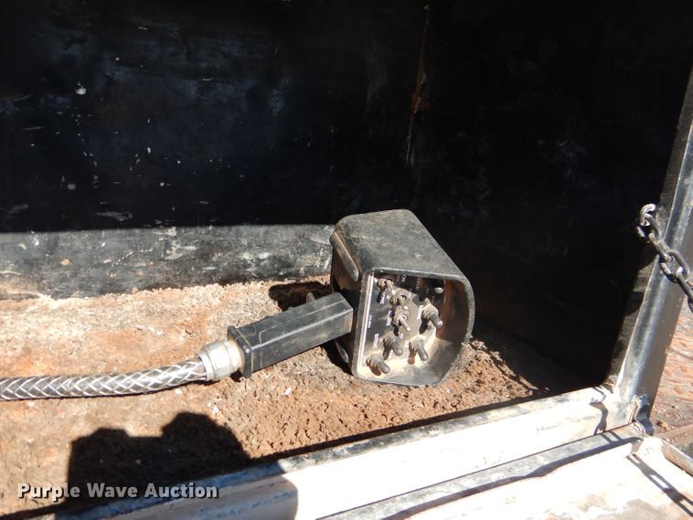 image for item HC9144 2007 Ford F550  flatbed truck with crane