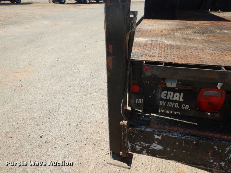 image for item HC9144 2007 Ford F550  flatbed truck with crane