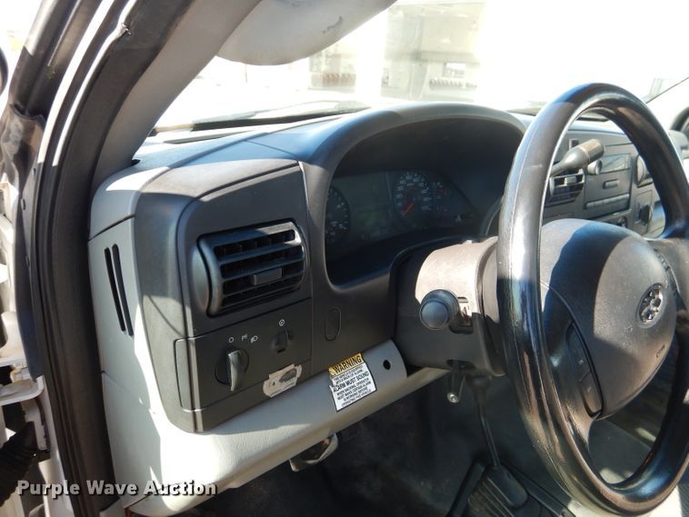 image for item HC9144 2007 Ford F550  flatbed truck with crane