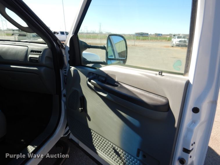 image for item HC9144 2007 Ford F550  flatbed truck with crane