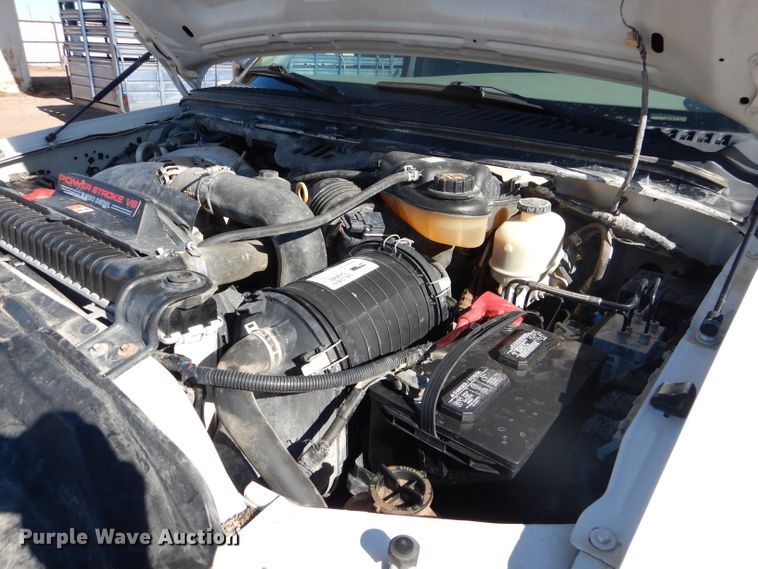 image for item HC9144 2007 Ford F550  flatbed truck with crane