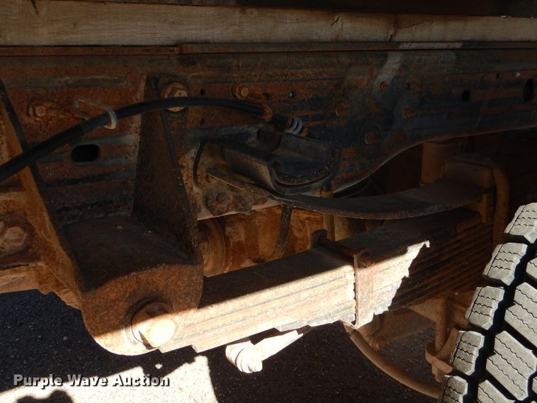 image for item HC9144 2007 Ford F550  flatbed truck with crane