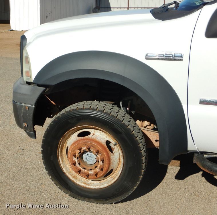 image for item HC9144 2007 Ford F550  flatbed truck with crane