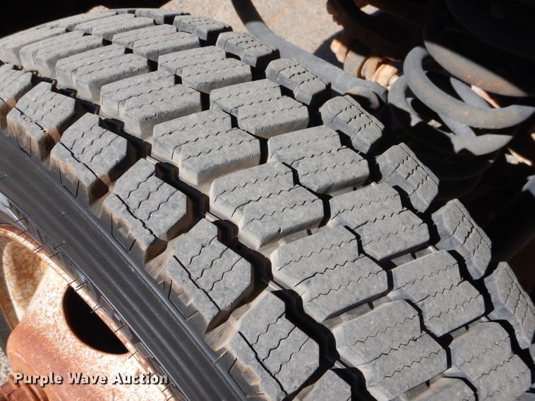 image for item HC9144 2007 Ford F550  flatbed truck with crane