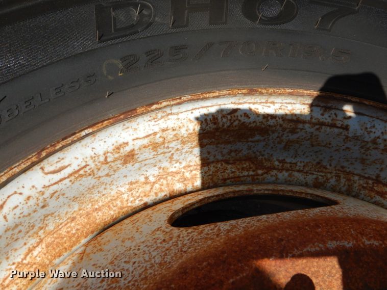 image for item HC9144 2007 Ford F550  flatbed truck with crane