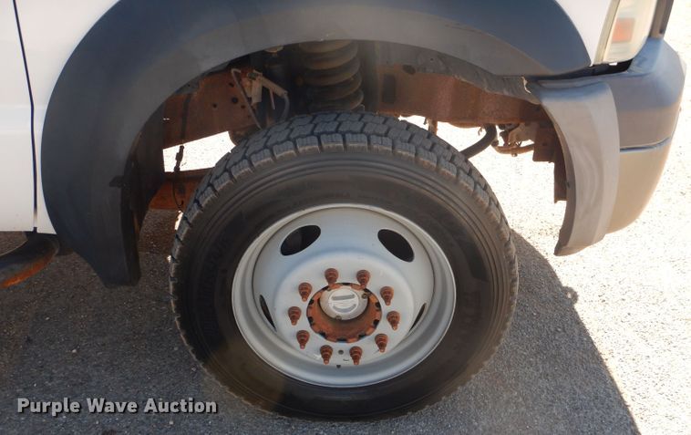 image for item HC9144 2007 Ford F550  flatbed truck with crane