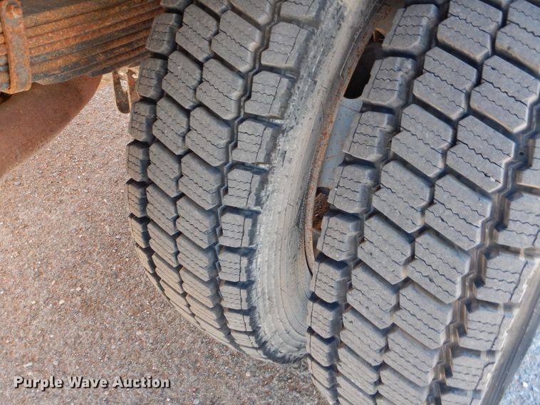 image for item HC9144 2007 Ford F550  flatbed truck with crane