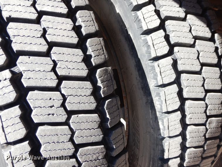 image for item HC9144 2007 Ford F550  flatbed truck with crane