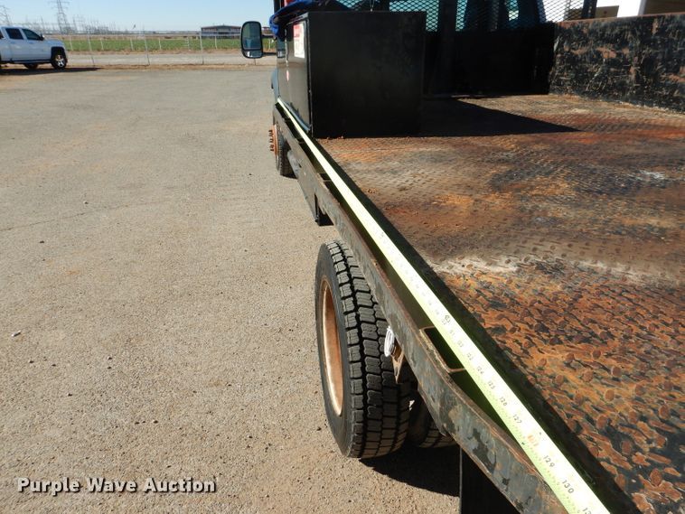 image for item HC9144 2007 Ford F550  flatbed truck with crane