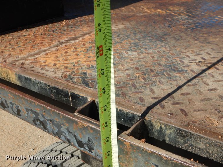 image for item HC9144 2007 Ford F550  flatbed truck with crane