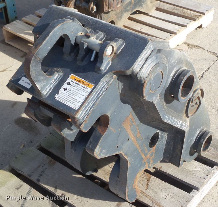 image for item HF9790 Central Fabricators TXC-225 quick coupler