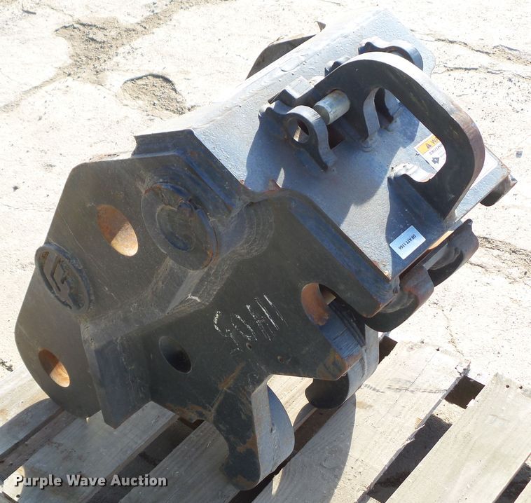 image for item HF9790 Central Fabricators TXC-225 quick coupler