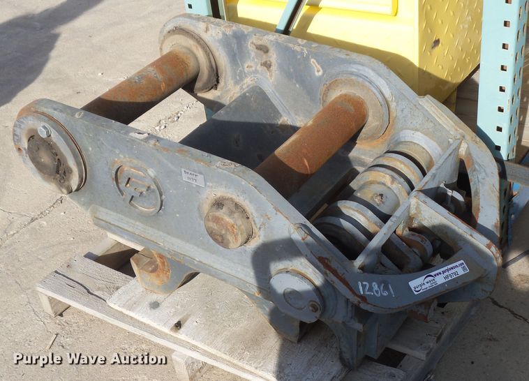 image for item HF9792 Central Fabricators JD290G quick coupler