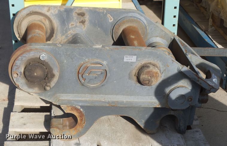 image for item HF9792 Central Fabricators JD290G quick coupler