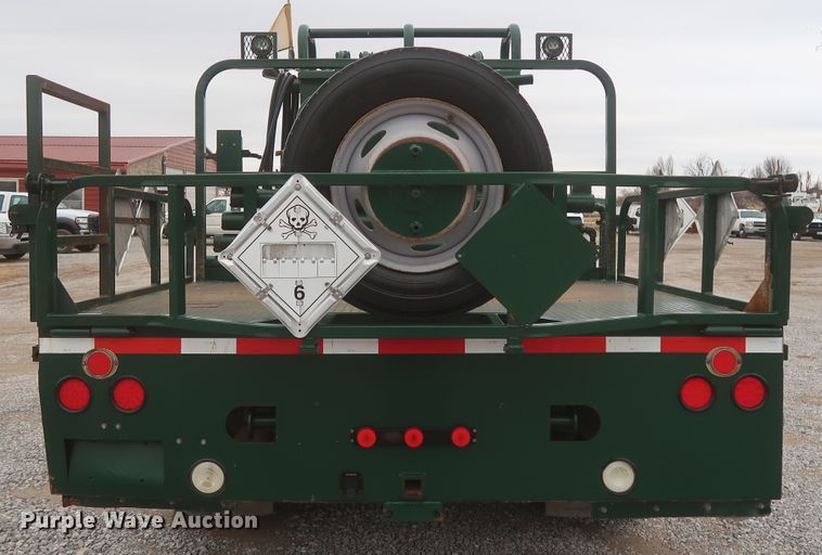 image for item HK9637 2011 Ford F550  SuperCab flatbed treater truck