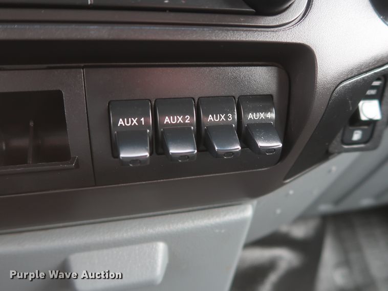 image for item HK9637 2011 Ford F550  SuperCab flatbed treater truck