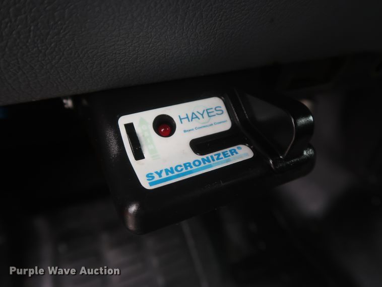 image for item HK9637 2011 Ford F550  SuperCab flatbed treater truck