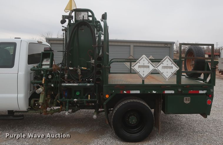 image for item HK9637 2011 Ford F550  SuperCab flatbed treater truck